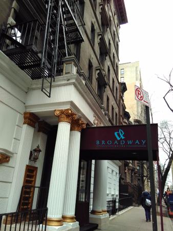 broadway hotel and hostel reviews