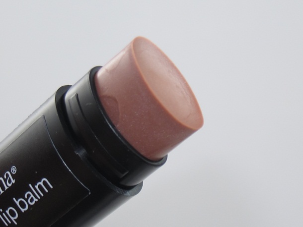 neutrogena revitalizing lip balm review