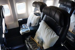 united airlines first class to hawaii reviews